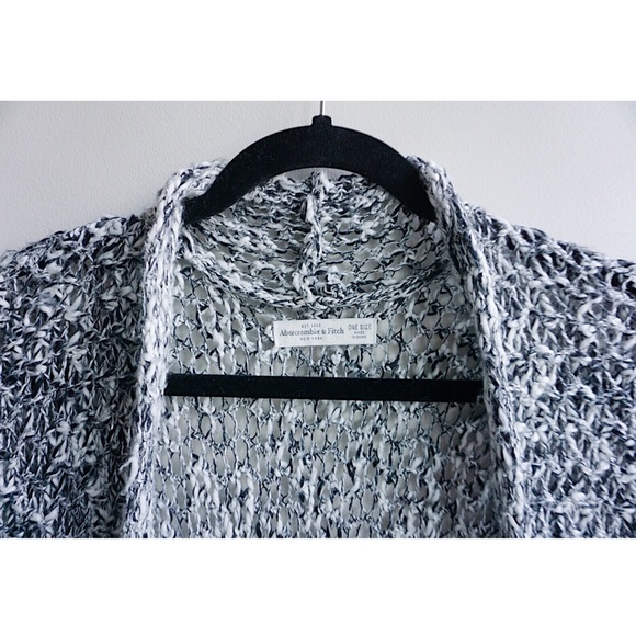 Abercrombie & Fitch Oversized Short Sleeve Sweater - Picture 4 of 8